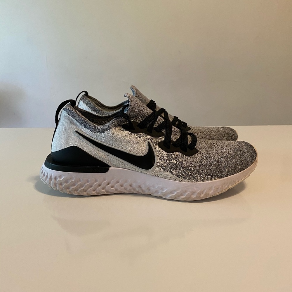 Nike Epic React Flyknit 2 Oreo Running Shoes